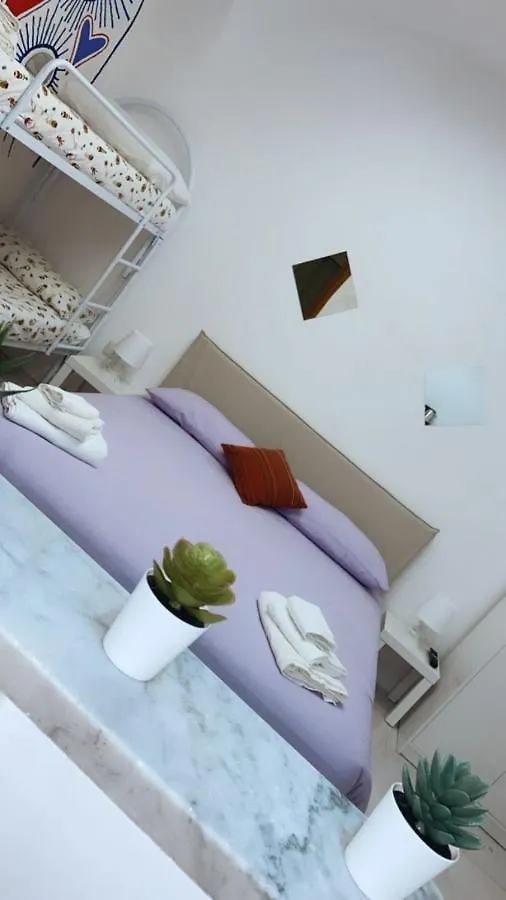 Love Home Naples 0*,